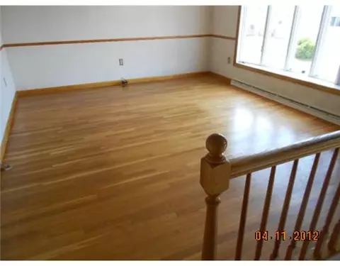 16 Winifred Ave, Warwick, RI 02889 photo 3
