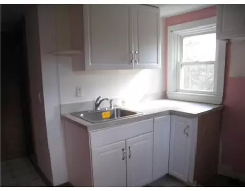 16 Clyde Ave, Warwick, RI 02886 photo 6