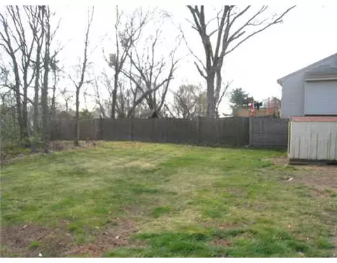 16 Clyde Ave, Warwick, RI 02886 photo 3