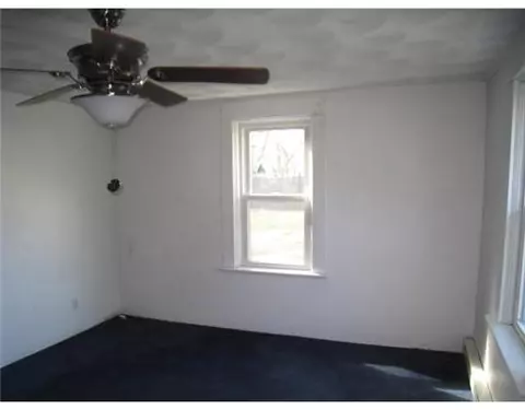 16 Clyde Ave, Warwick, RI 02886 photo 5