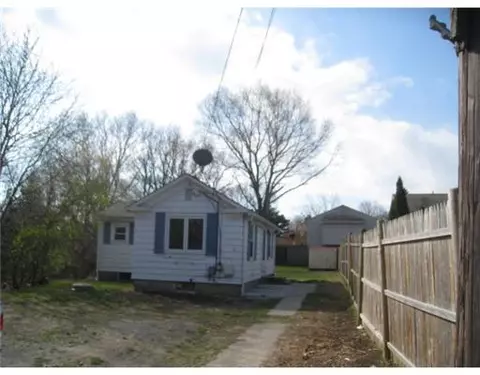 16 Clyde Ave, Warwick, RI 02886 photo 1