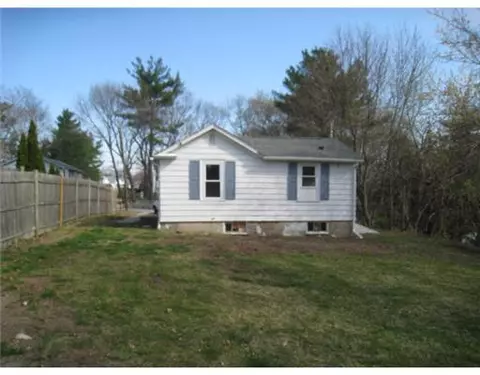 16 Clyde Ave, Warwick, RI 02886 photo 2
