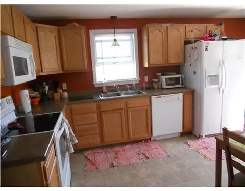 4 Call St, Warwick, RI 02889 photo 2