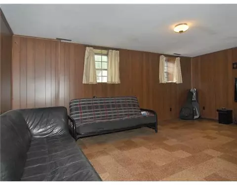 152 Getchell Ave, Woonsocket, RI 02895 photo 4