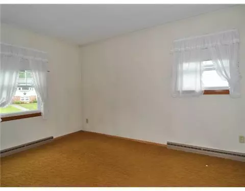 152 Getchell Ave, Woonsocket, RI 02895 photo 9