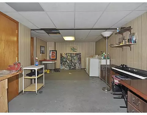 152 Getchell Ave, Woonsocket, RI 02895 photo 11