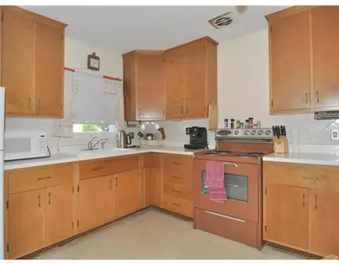 152 Getchell Ave, Woonsocket, RI 02895 photo 13
