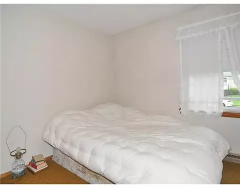 152 Getchell Ave, Woonsocket, RI 02895 photo 8