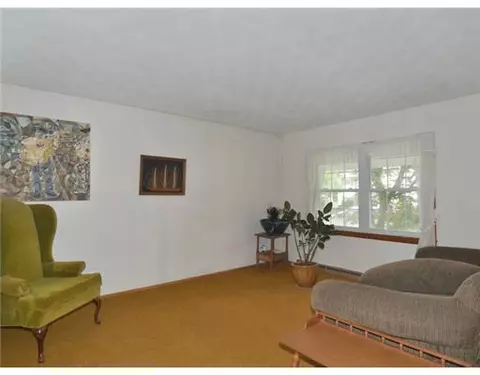 152 Getchell Ave, Woonsocket, RI 02895 photo 3