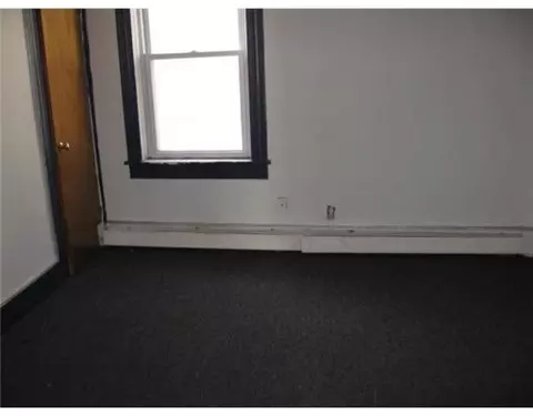 76 Chester St, Woonsocket, RI 02895 photo 5