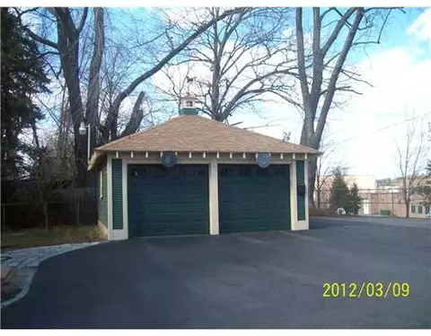 235 Killingly St, Providence, RI 02909 photo 3