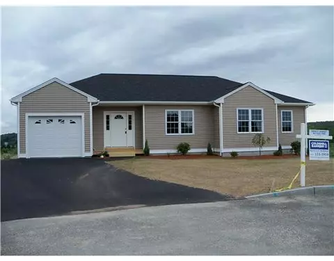 70 Fieldside Dr, Woonsocket, RI 02895 photo 1