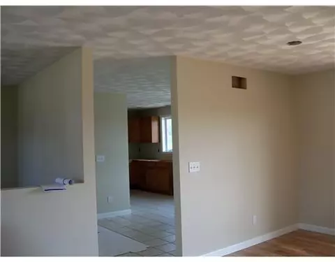 70 Fieldside Dr, Woonsocket, RI 02895 photo 8