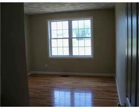 70 Fieldside Dr, Woonsocket, RI 02895 photo 7
