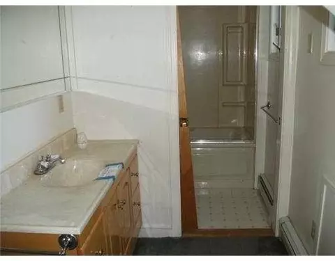 550 E Main Rd, Middletown, RI 02842 photo 5