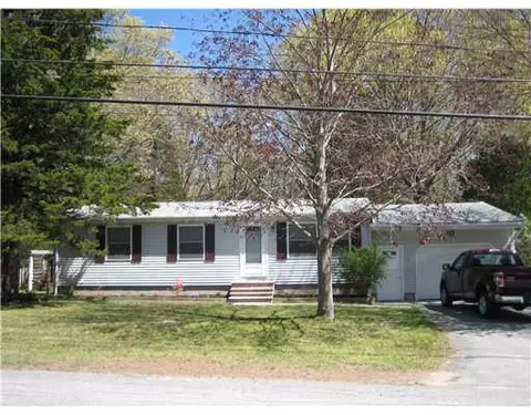 12 Evergreen Dr, Exeter, RI 02822 photo 1