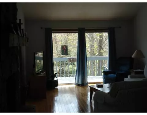 8 Seacrest Dr, Westerly, RI 02891 photo 3