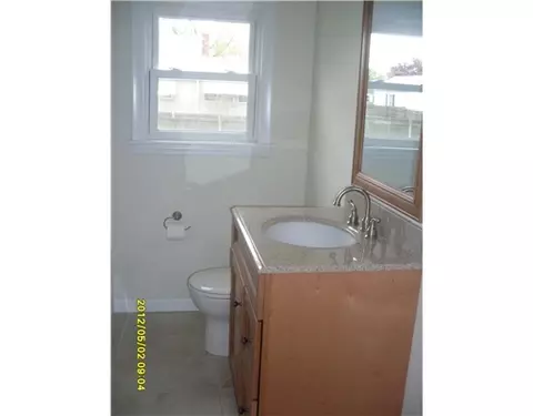 82 White Ave, Warwick, RI 02889 photo 4