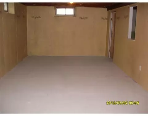 82 White Ave, Warwick, RI 02889 photo 9