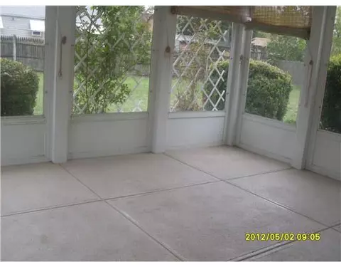 82 White Ave, Warwick, RI 02889 photo 11