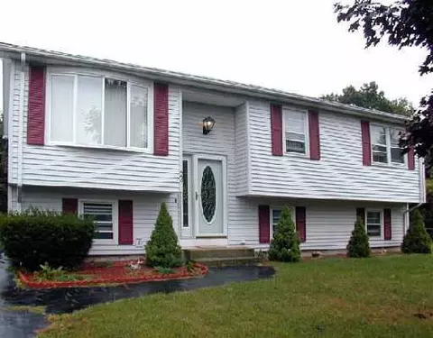 24 Hackman Pl, Warwick, RI 02889 photo 1