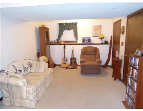 24 Hackman Pl, Warwick, RI 02889 photo 13