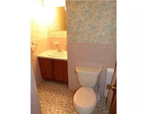 24 Hackman Pl, Warwick, RI 02889 photo 6
