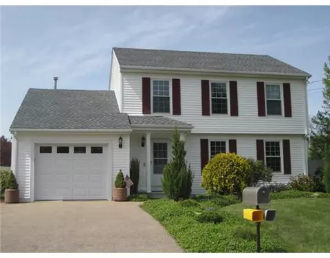 2 Leeward Dr, Westerly, RI 02891 photo 1