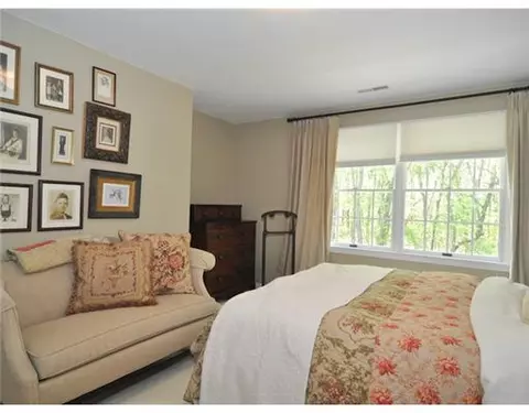 210 Shadow Brook Dr, Warwick, RI 02886 photo 9