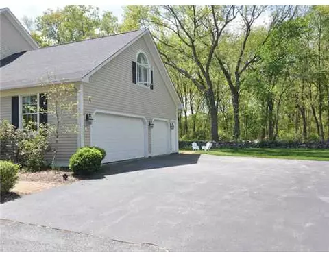 210 Shadow Brook Dr, Warwick, RI 02886 photo 20