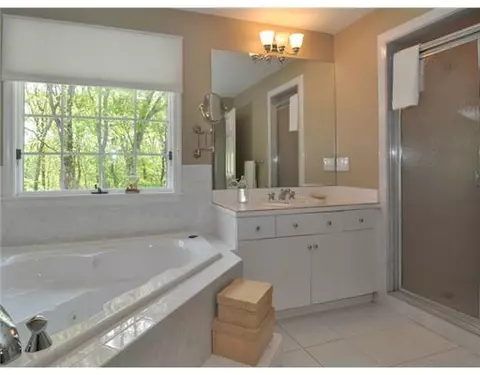 210 Shadow Brook Dr, Warwick, RI 02886 photo 8