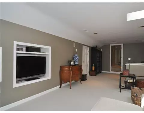210 Shadow Brook Dr, Warwick, RI 02886 photo 18