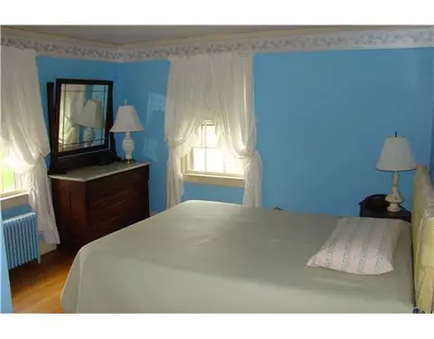 205 Trinity St, Warwick, RI 02886 photo 10