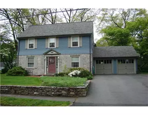 205 Trinity St, Warwick, RI 02886 photo 2