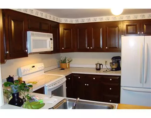 205 Trinity St, Warwick, RI 02886 photo 9