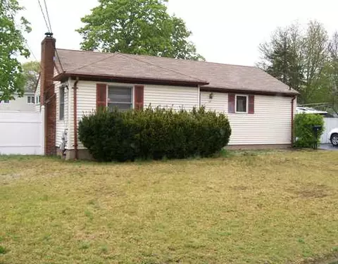 67 Keystone Dr, Warwick, RI 02889 photo 2
