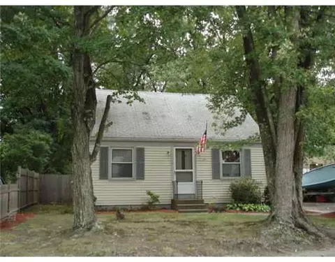 6 Ash St, Warwick, RI 02888 photo 1