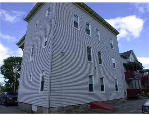 487 Rathbun St, Woonsocket, RI 02895 photo 4