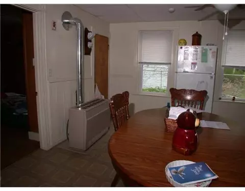 487 Rathbun St, Woonsocket, RI 02895 photo 9