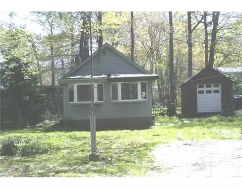 32 Daventry St, Glocester, RI 02814 photo 1