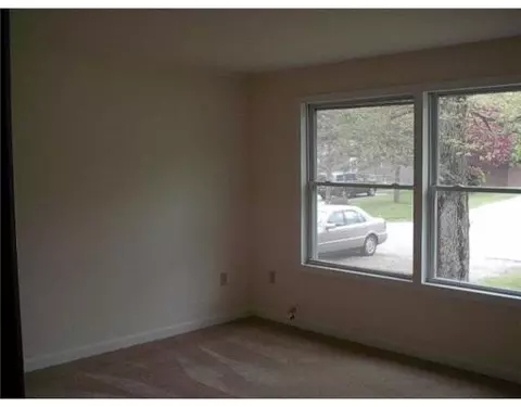 8 Evergreen Dr, Exeter, RI 02822 photo 6
