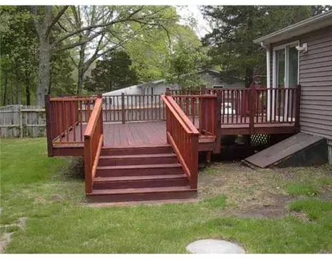 8 Evergreen Dr, Exeter, RI 02822 photo 3