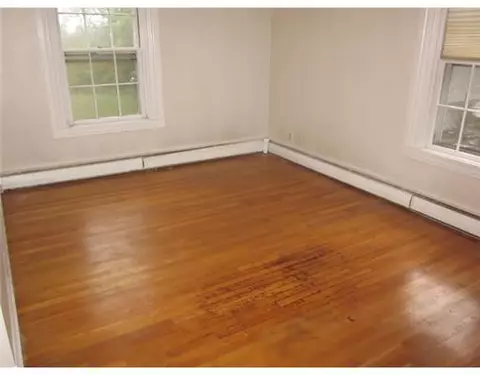 740 Commonwealth Ave, Warwick, RI 02886 photo 7