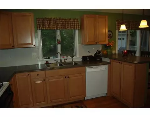 63 Vine St, Woonsocket, RI 02895 photo 4