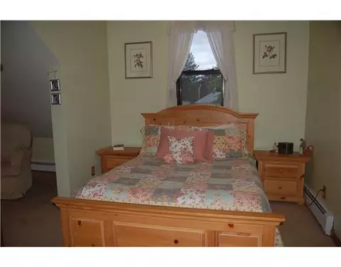 63 Vine St, Woonsocket, RI 02895 photo 9