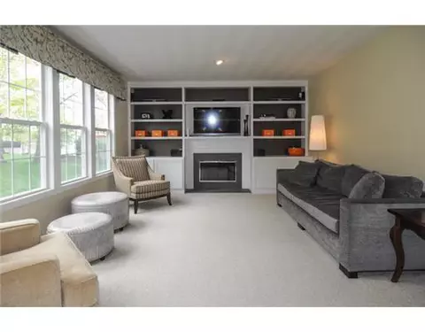 294 Castle Rocks Rd, Warwick, RI 02886 photo 2