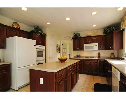 294 Castle Rocks Rd, Warwick, RI 02886 photo 3