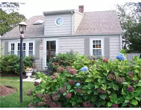 78 Wayne St, Warwick, RI 02889 photo 1