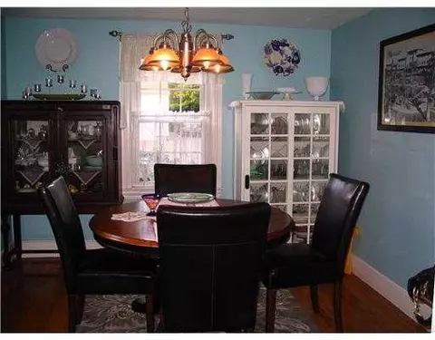 78 Wayne St, Warwick, RI 02889 photo 5