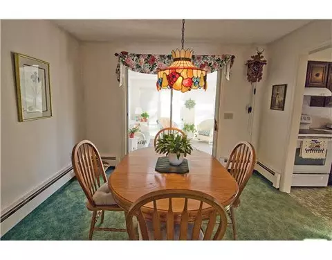 34 Spring St, Westerly, RI 02891 photo 3